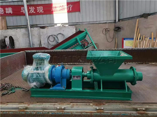 華礦重工一批炮泥機(jī)發(fā)往甘肅平?jīng)?></a> </div>
          <dl>
            <dt> <a href=